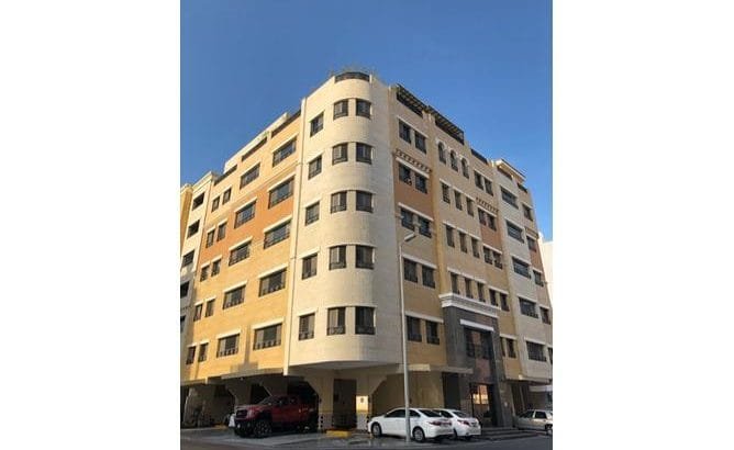 شقة للإيجار في عمارة علي الانصاري – الخبر- حي البن