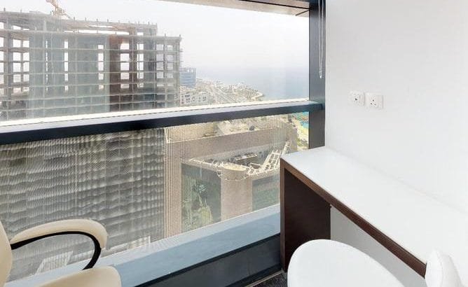 للبيع مكتب مؤثث على كورنيش جدة