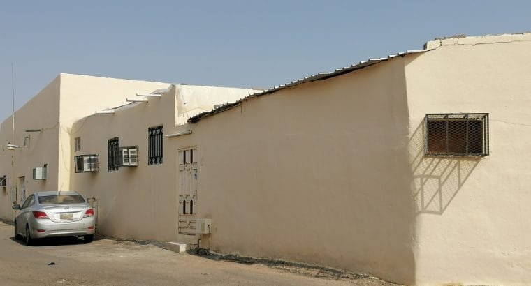 بيت شعبي للبيع