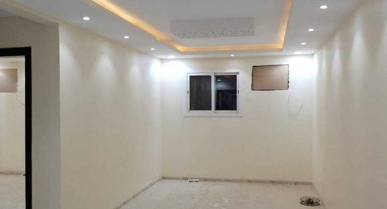 للبيع ،، شقق جديده حي عكاظ شارع القادسية المساحات ٢٠٠م ب ٥٠٠الف
يوجد شقة معها سطحين مساحة ٢٤٠م