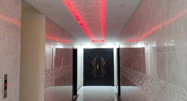 للبيع ،، شقق جديده حي عكاظ شارع القادسية المساحات ٢٠٠م ب ٥٠٠الف
يوجد شقة معها سطحين مساحة ٢٤٠م