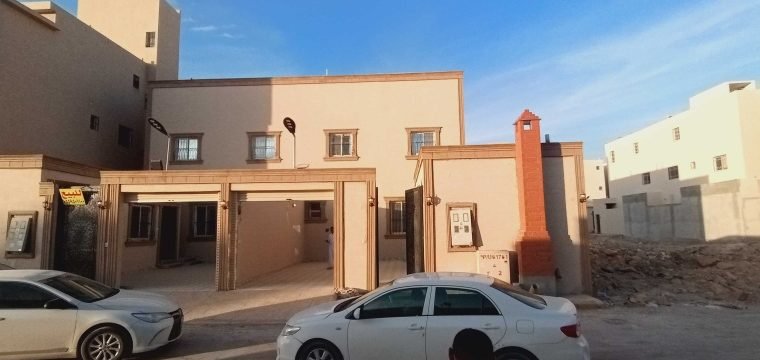 فيلا درج صاله وشقه مساحه ٣٧٥ بسعر مميز