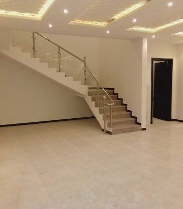 فيلا درج صاله وشقه مساحه ٣٧٥ بسعر مميز