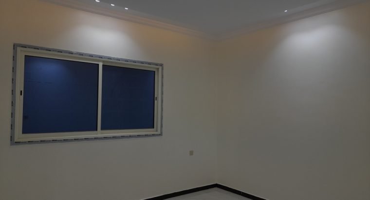 دور أرضي مؤسس شقتين للبيع