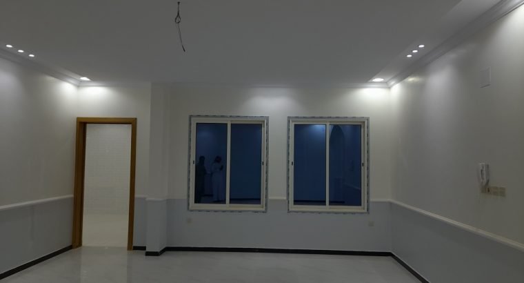 دور أرضي مؤسس شقتين للبيع