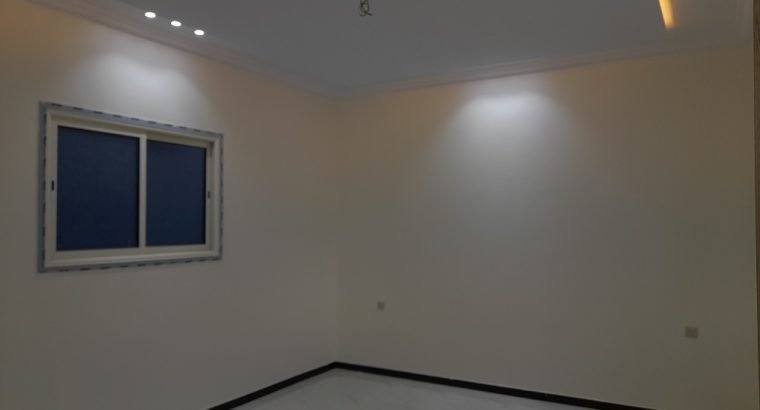 دور أرضي مؤسس شقتين للبيع