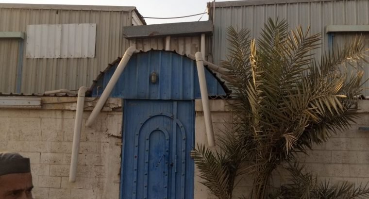 مستودعات للبيع