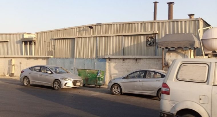 مستودعات للبيع