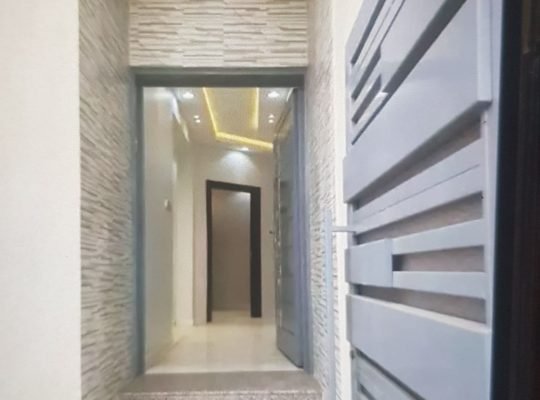 دور ارضي وروف للبيع