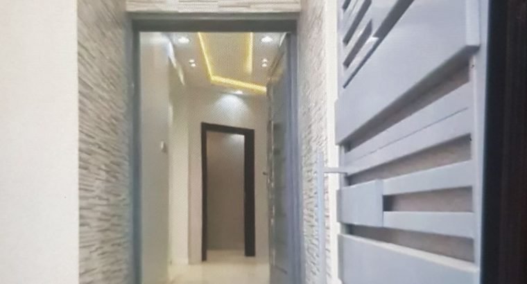 دور ارضي وروف للبيع
