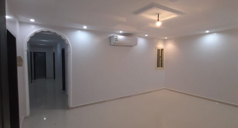 شقة سكنية فاخرة للإيجار حي السلامه