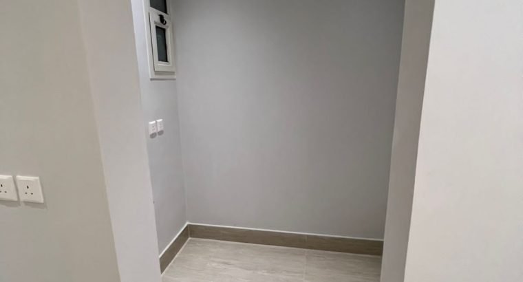 موقع متميز" قريب من جميع الخدمات " مس