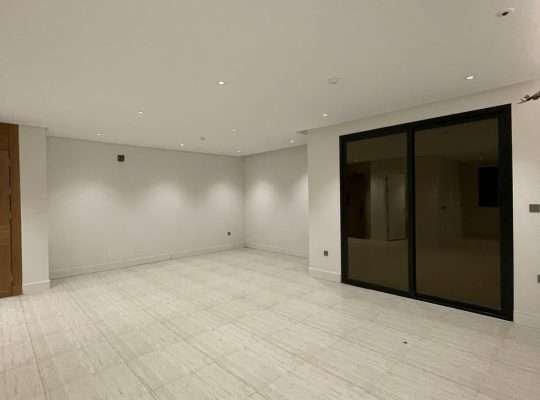 شقة سكنية فاخرة للايجار بحي الملقا بالرياض