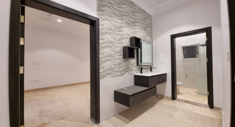 فله للبيع في حي راقي جدا قريب من البحر