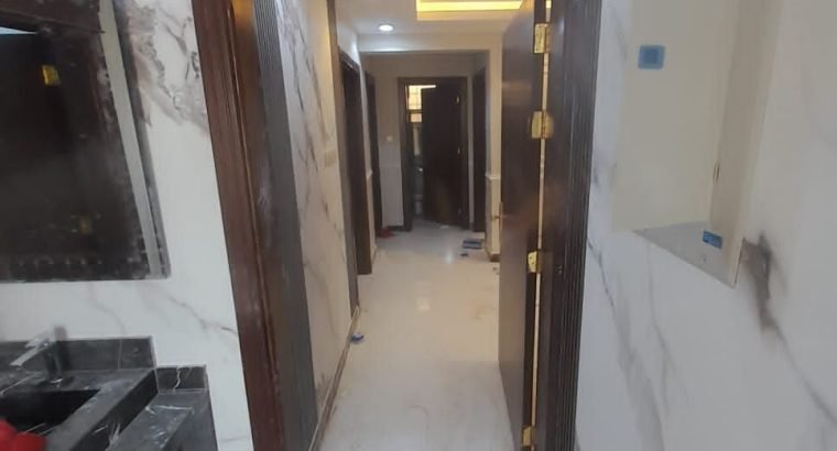 شقه للايجار الريض حي الملقا سنوي40الف