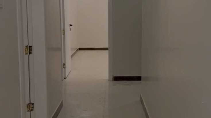 شقة في ظهرة لبن العمر ٦ سنوات المساحه ١٢٥ متر ال
