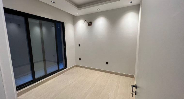 يوجد لدينا شقة جميلة بمواصفات متكاملة للأيجار