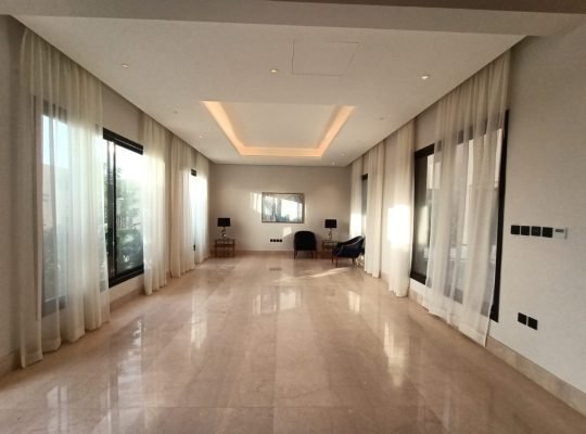 للبيع فيلا درج في حي الياسمين بالرياض مساحتها ٤٨٨م