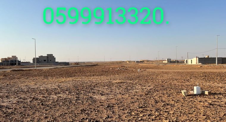 أرض سكنية منبسطة ( لقطة) مساحتها (٦٣٠)م٢ – تقع بمخطط نموذجي بالتويم التابع لمحافظة حوطة سدير