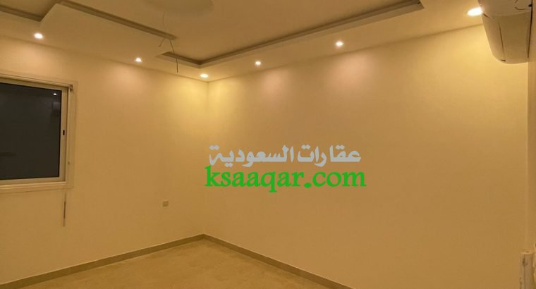للبيع فيلا مساحه 413 حي العارض درج داخلي مع شقه