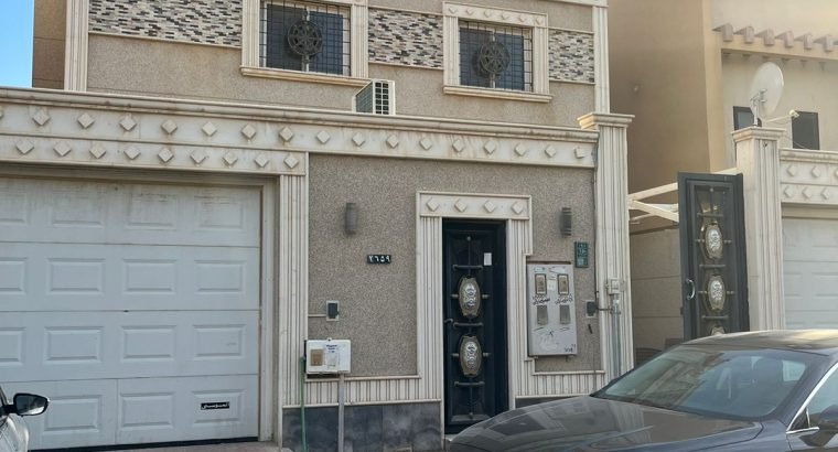 للبيــــــــع فيلا مساحة ٣٩٠ حي الياسمين