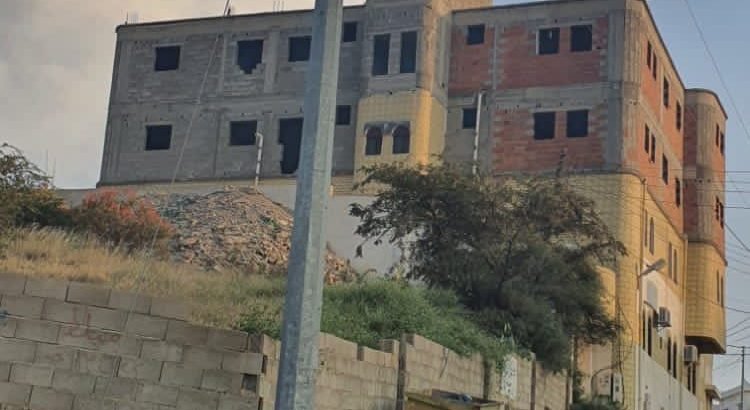 عماره للبيع طريق الملك عبدالله ابها