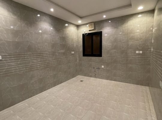 شقه للايجار  جديده  تتكون ثلاث