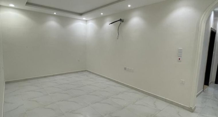 شقه للايجار  جديده  تتكون ثلاث