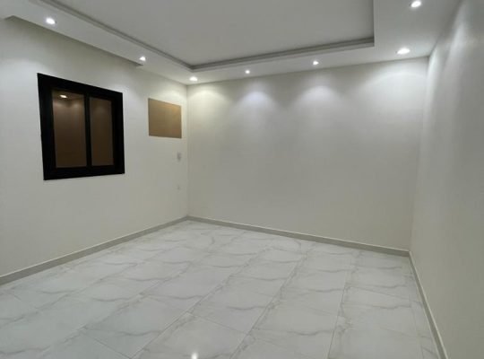 شقه للايجار  جديده  تتكون ثلاث