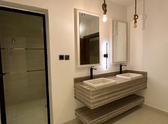 مكتب توق الرسيس للخدمات العقاريه للتواصل :0562854403