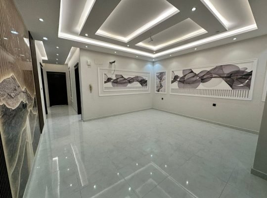 شقق للبيع ع الشارع التجاري بسعر لقطه