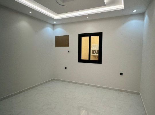 شقق للبيع ع الشارع التجاري بسعر لقطه