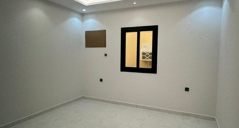 شقق للبيع ع الشارع التجاري بسعر لقطه