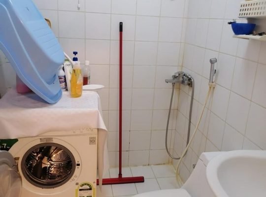 للإيجار شقة مفروشة بالكامل بموقع مميز بحي الازدهار