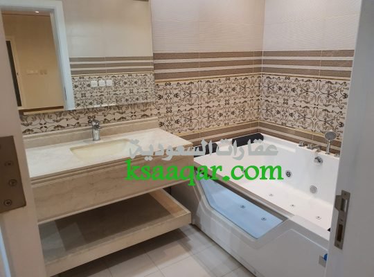 شقة للإيجار بحي الملقا مفروش مؤثثة