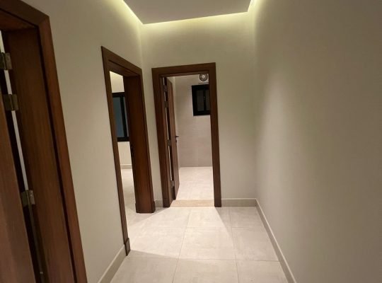 شقق تشطيب فاخر  بحي التيسير المربع الذهبي 