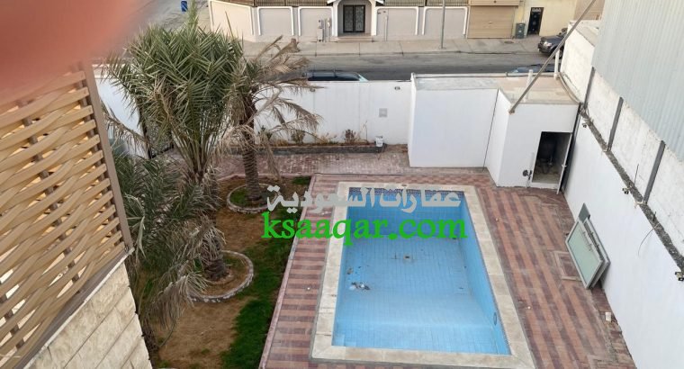 فيلا مجددة بالكامل مساحة 945 متر مربع بالظهران