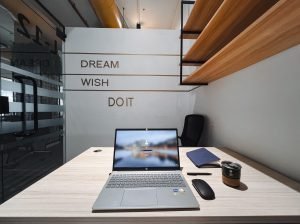 مكاتب مؤثثه للإيجار