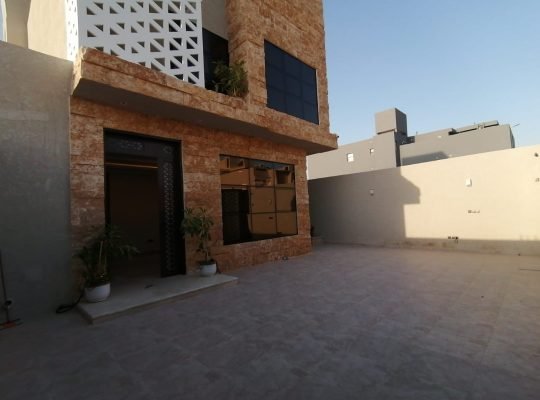 للبيــــــــع فيلا مساحة ٣٦٤ حي العارض