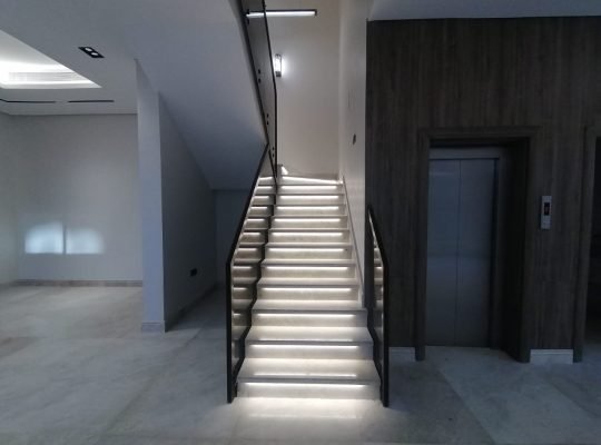 للبيــــــــع فيلا مساحة ٣٦٤ حي العارض