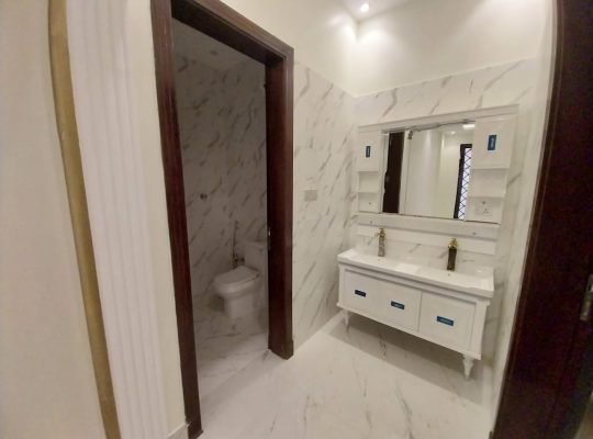 للبيــــــــع فيلا مساحة ٤٥٩ حي الياسمين