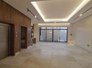 للبيــــــــع فيلا مساحة ٣٦٤ حي العارض