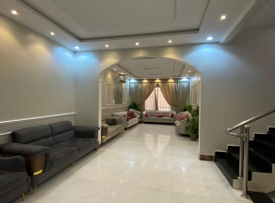 فله دوبلكس مساحة 300