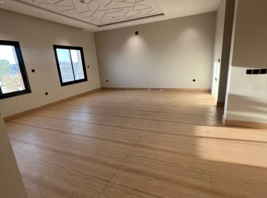 شقة فاخرة للإيجار في الرمال