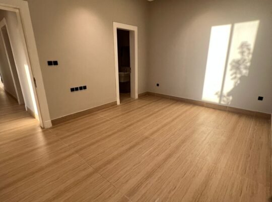 شقة فاخرة للإيجار في الرمال