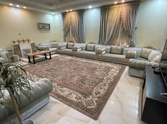 للبيع ملحق تمليك بالاضافة الى شقتين بالبدروم بمخطط البيعة بالطائف