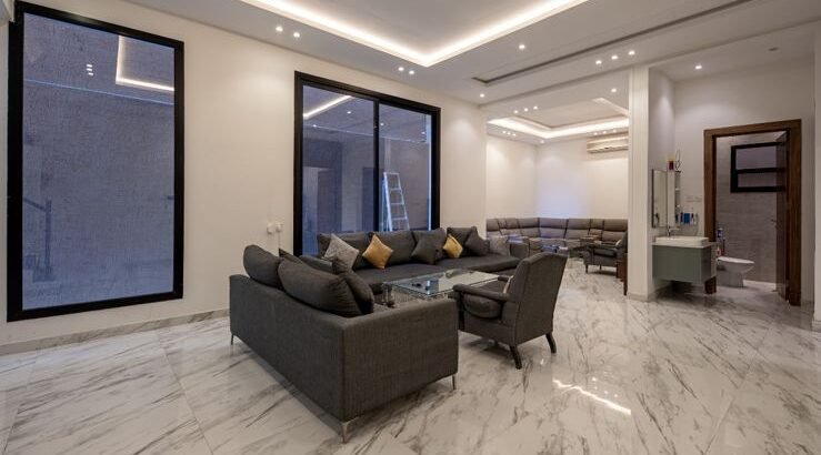 للبيــــــــع فيلا درج صاله مع شقتين